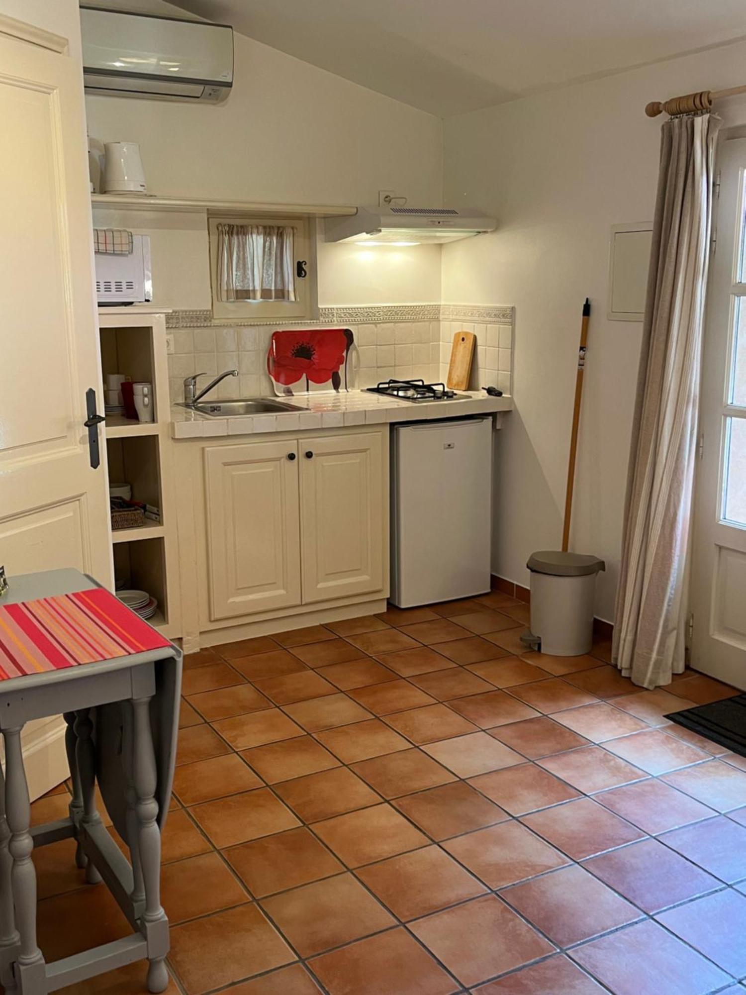 Le Mazet Des Mures Grimaud Exteriör bild