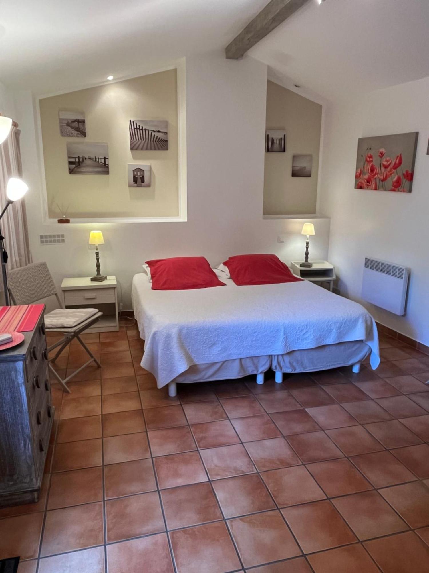Le Mazet Des Mures Grimaud Exteriör bild